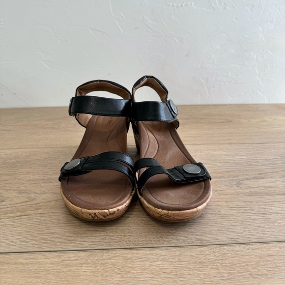 Aetrex Women's Livia Adjustable Quarter Strap Wedge - Black - Picture 2 of 7